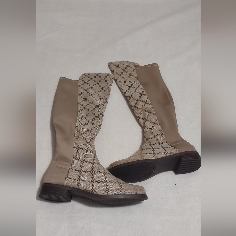 Women boots size 7.5 - Picture 2 of 5